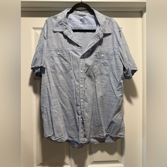 Izod Blue Casual Button Down Shirt with Classic Design - Picture 1 of 3
